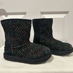 Ugg Girls Size 1 Classic II Black Graphic Stitch Sheepskin Suede Boots